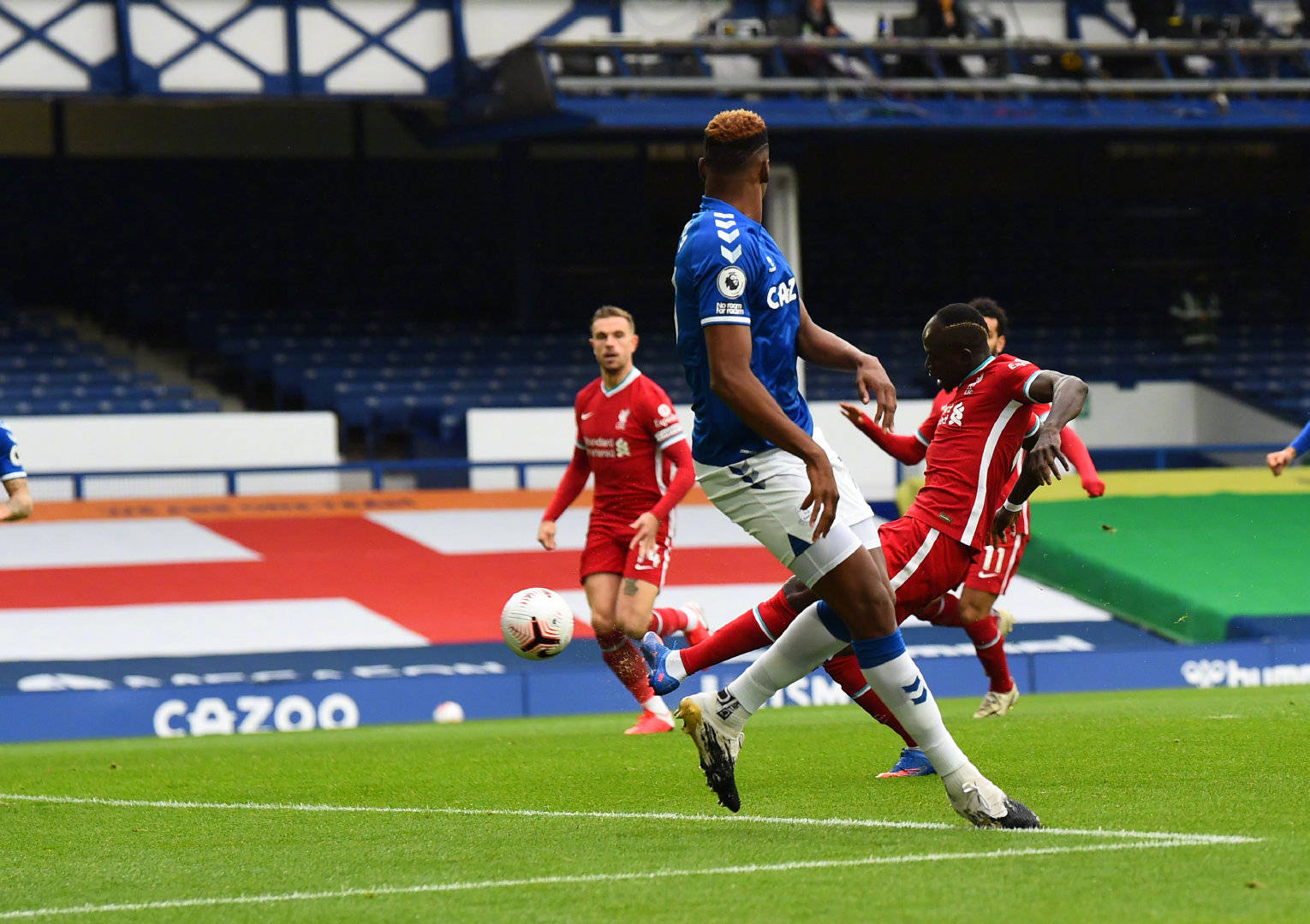 尤其是在攻 尤其是在攻