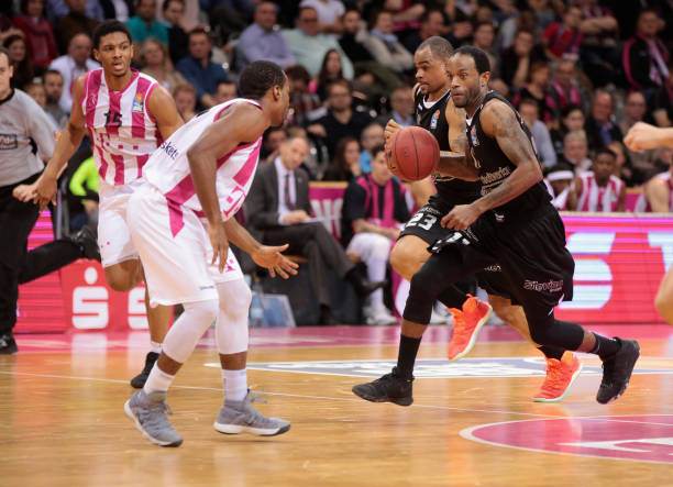 詹姆斯和安 詹姆斯和安